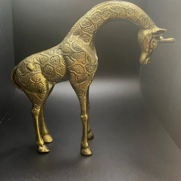 Solid Brass vintage giraffe figurine with a textured hide. 8” tall 8.5” wide - Picture 2 of 12